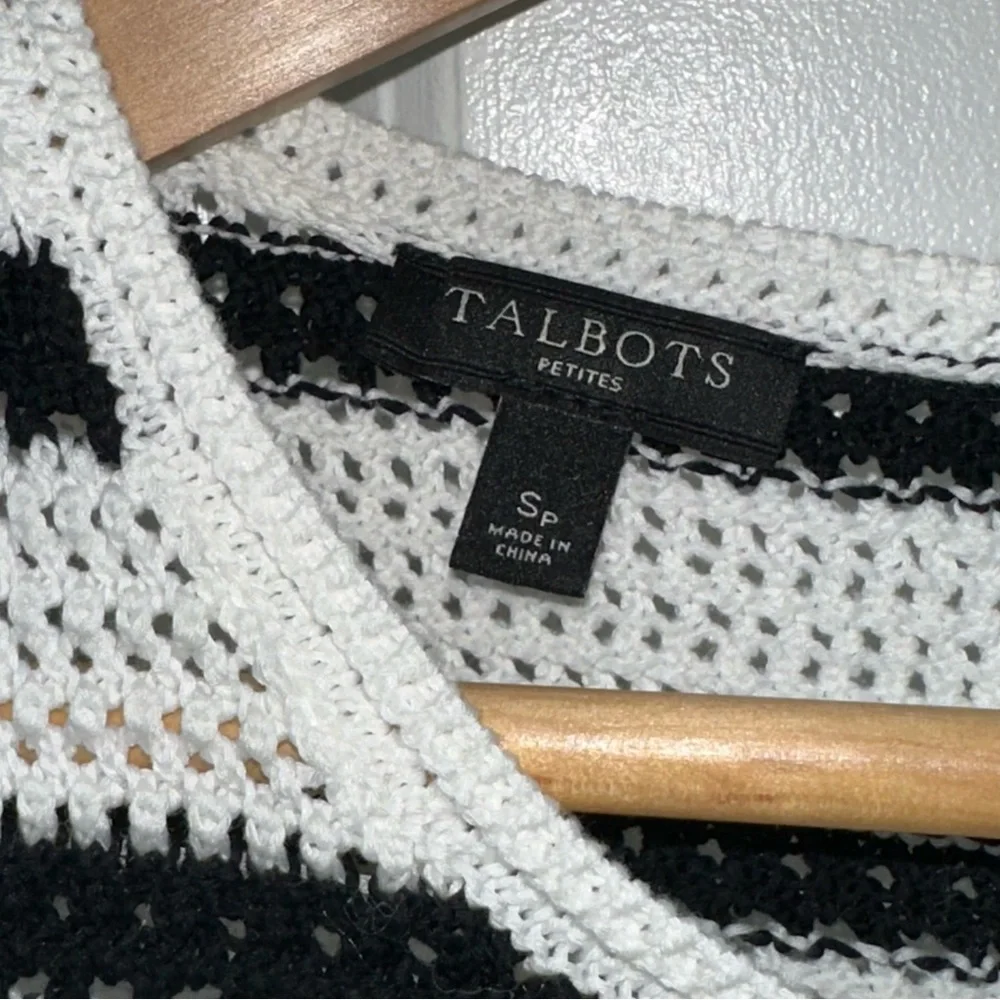 Talbots Petite Black & White Knit Short Sleeve Top - Picture 3 of 10